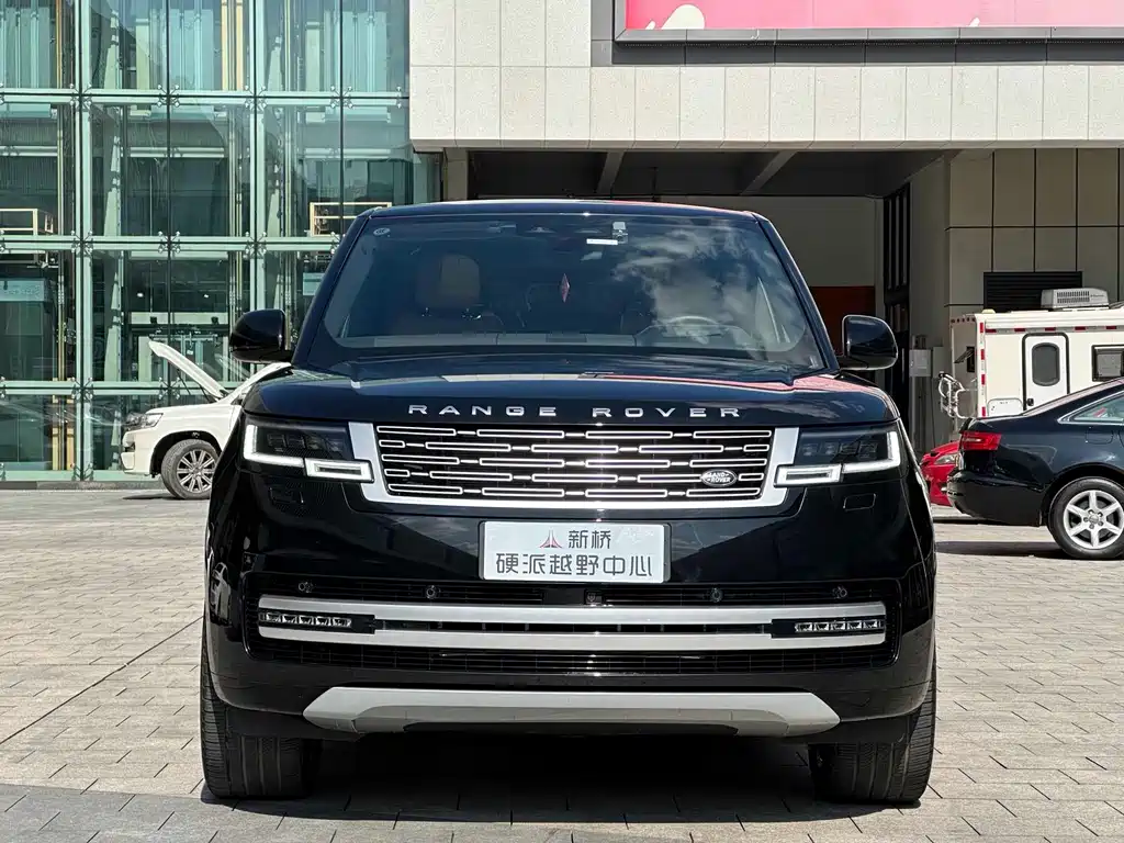 Land Rover Range Rover 2023 3.0 L6 400PS Long Wheelbase