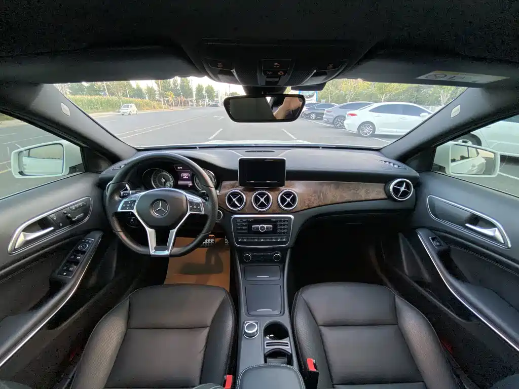 Mercedes-Benz GLA (Import) — миниатюра 8
