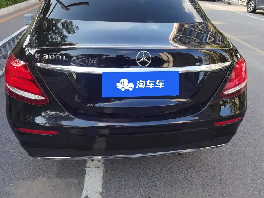 Mercedes-Benz E-Class — миниатюра 4