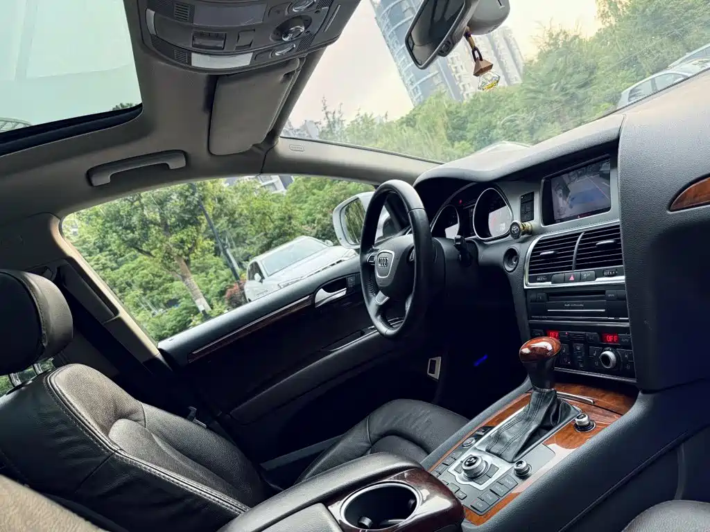 Audi Q7 — миниатюра 12