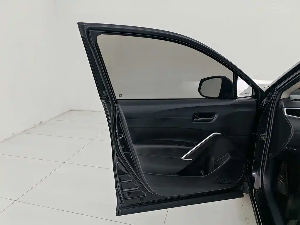 Toyota Corolla Cross — миниатюра 7