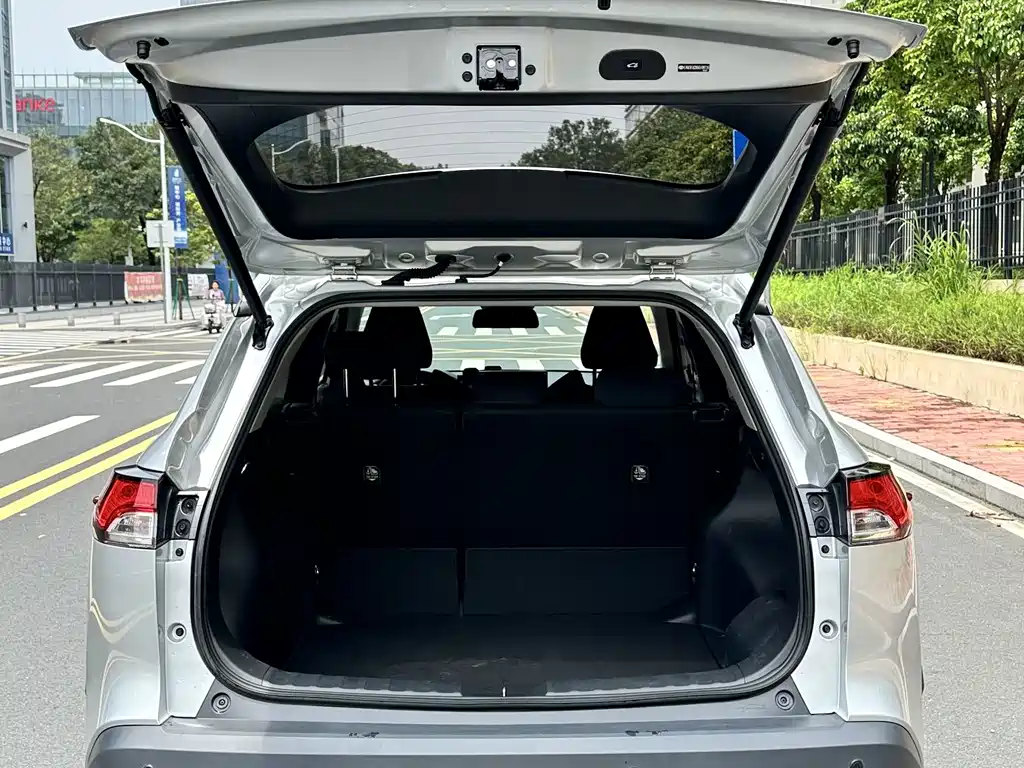 Toyota Frontlander — миниатюра 7