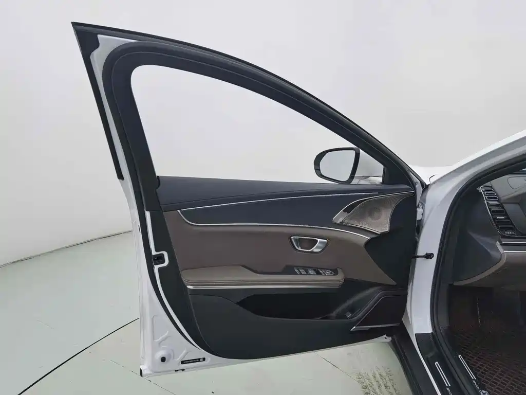 BYD Han — миниатюра 9