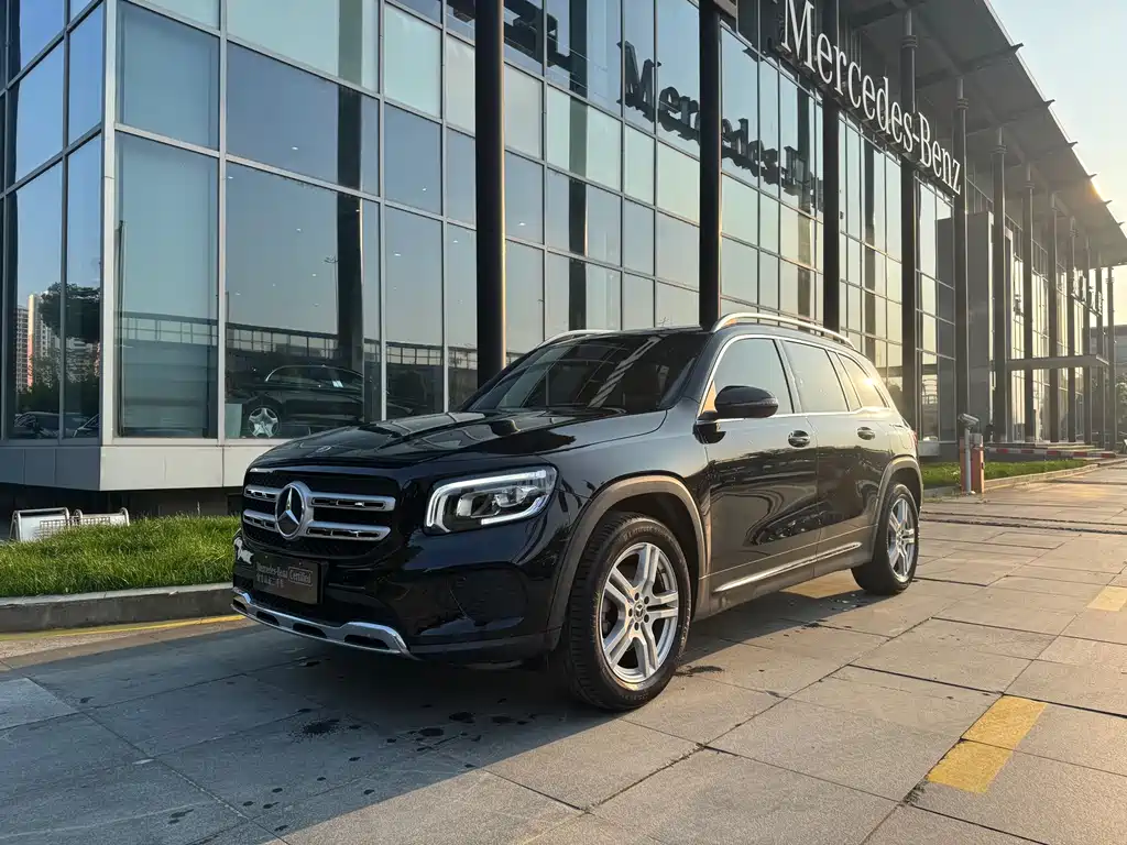 Mercedes-Benz GLB 2023