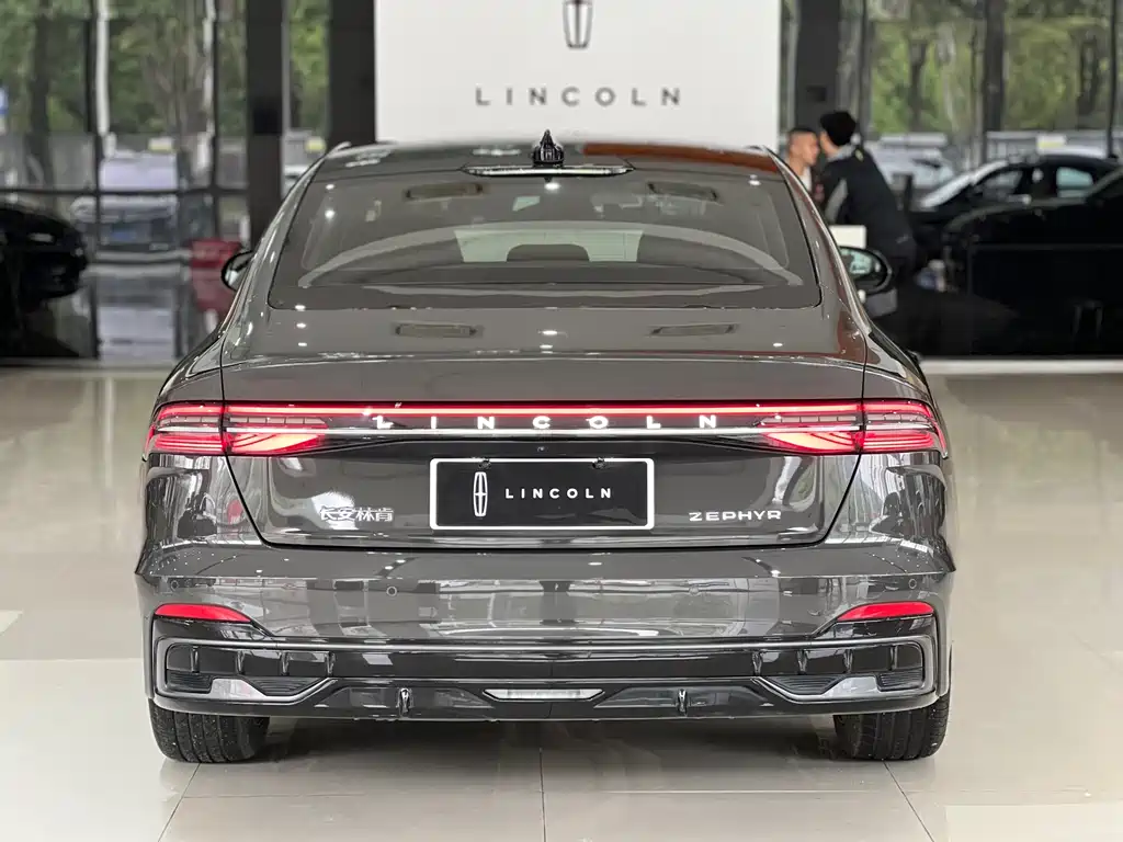 Lincoln Z 2022 i