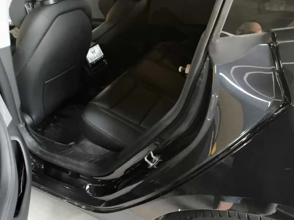 Tesla Model 3 — миниатюра 6