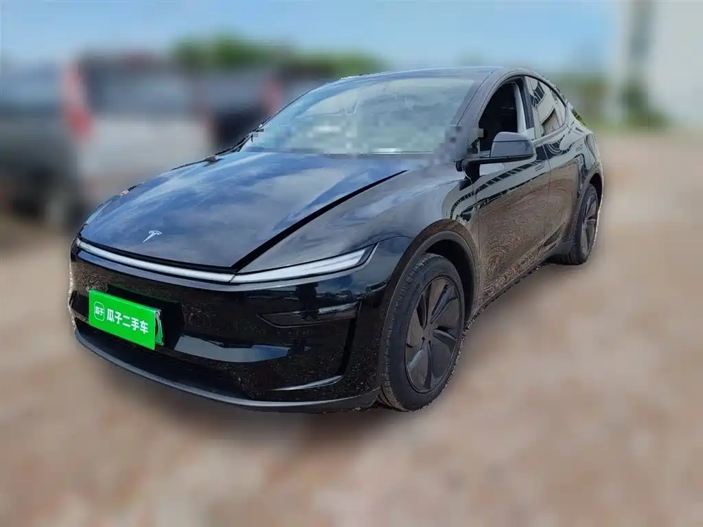 Tesla Model Y 2025