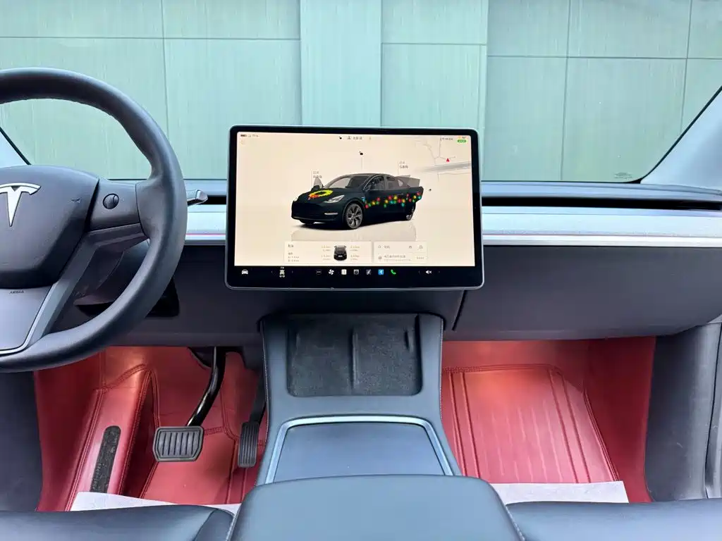 Tesla Model Y — миниатюра 9