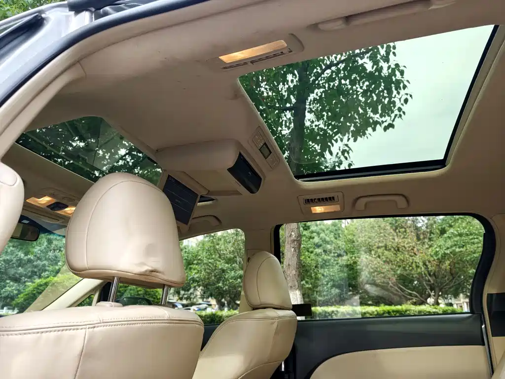 Toyota Previa 2018 2.4L Luxury