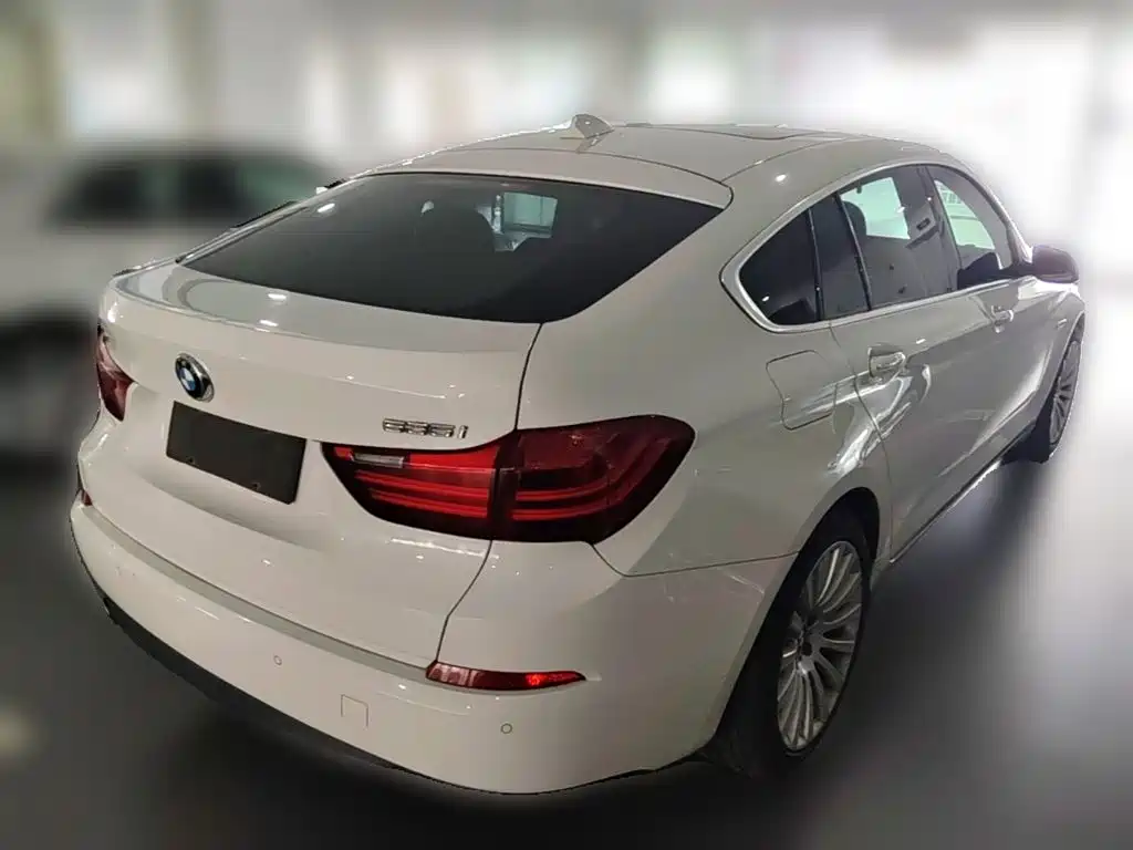 BMW 5 Series GT — миниатюра 10