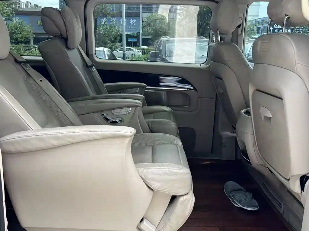 Mercedes-Benz V-Class — миниатюра 7