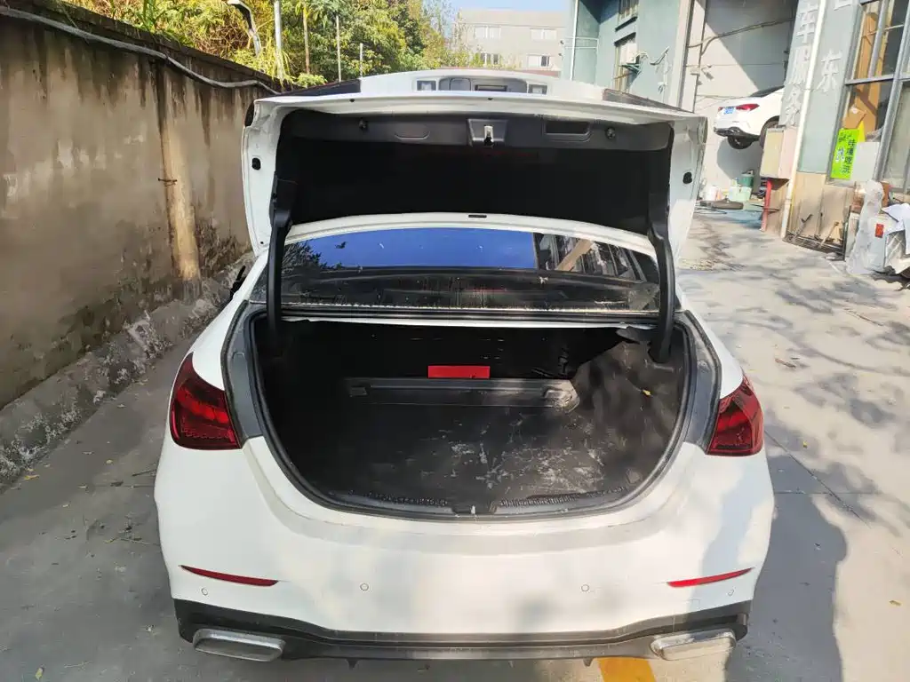 MERCEDES-BENZ C CLASS