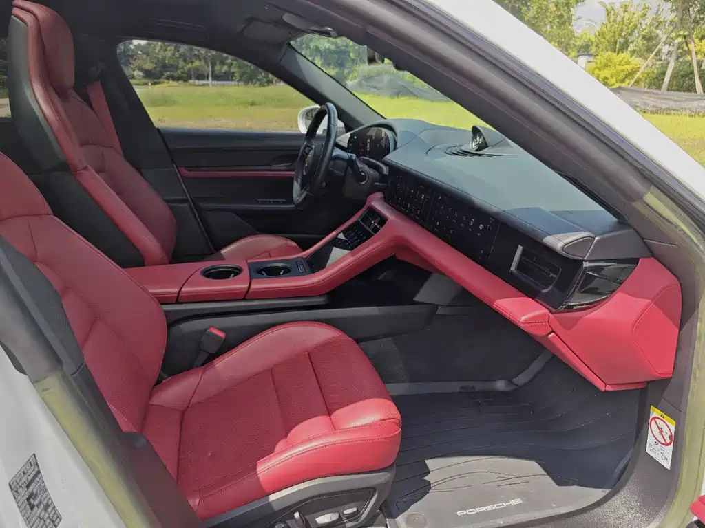 Porsche Taycan — миниатюра 13
