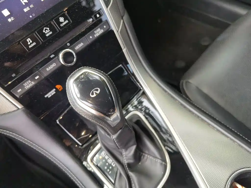 Infiniti Q50L — миниатюра 15