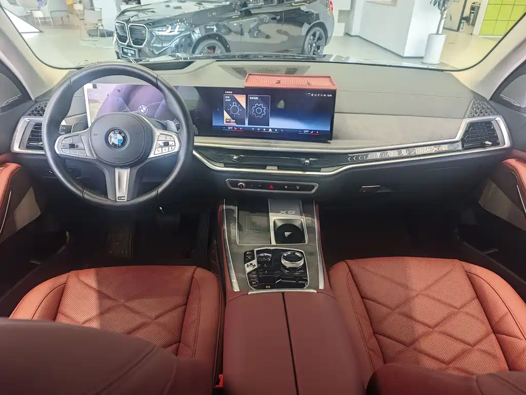BMW X5 2025 xDrive 30Li Premium M Sport