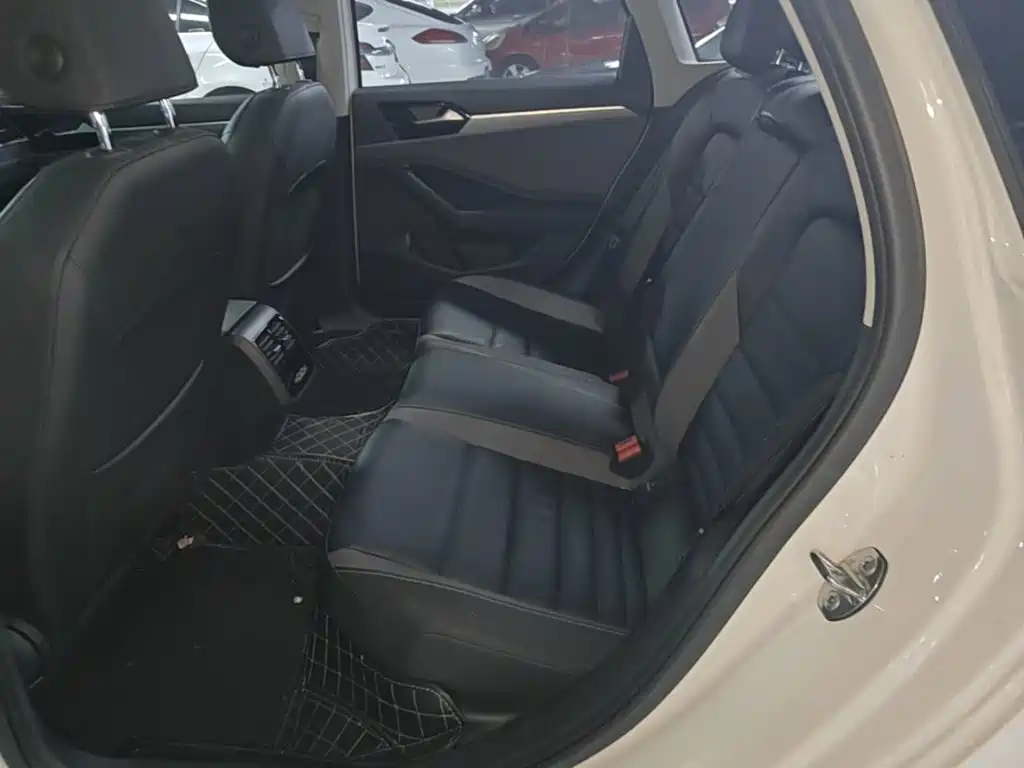 Volkswagen Sagitar — миниатюра 17