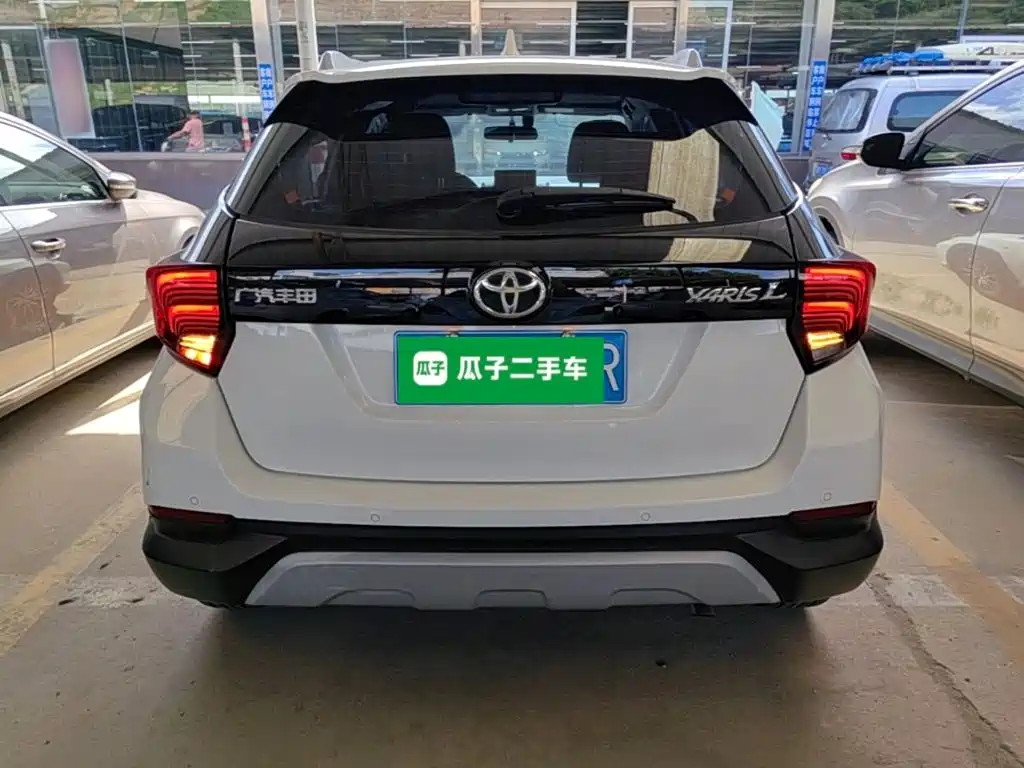 Toyota Yaris L — миниатюра 6