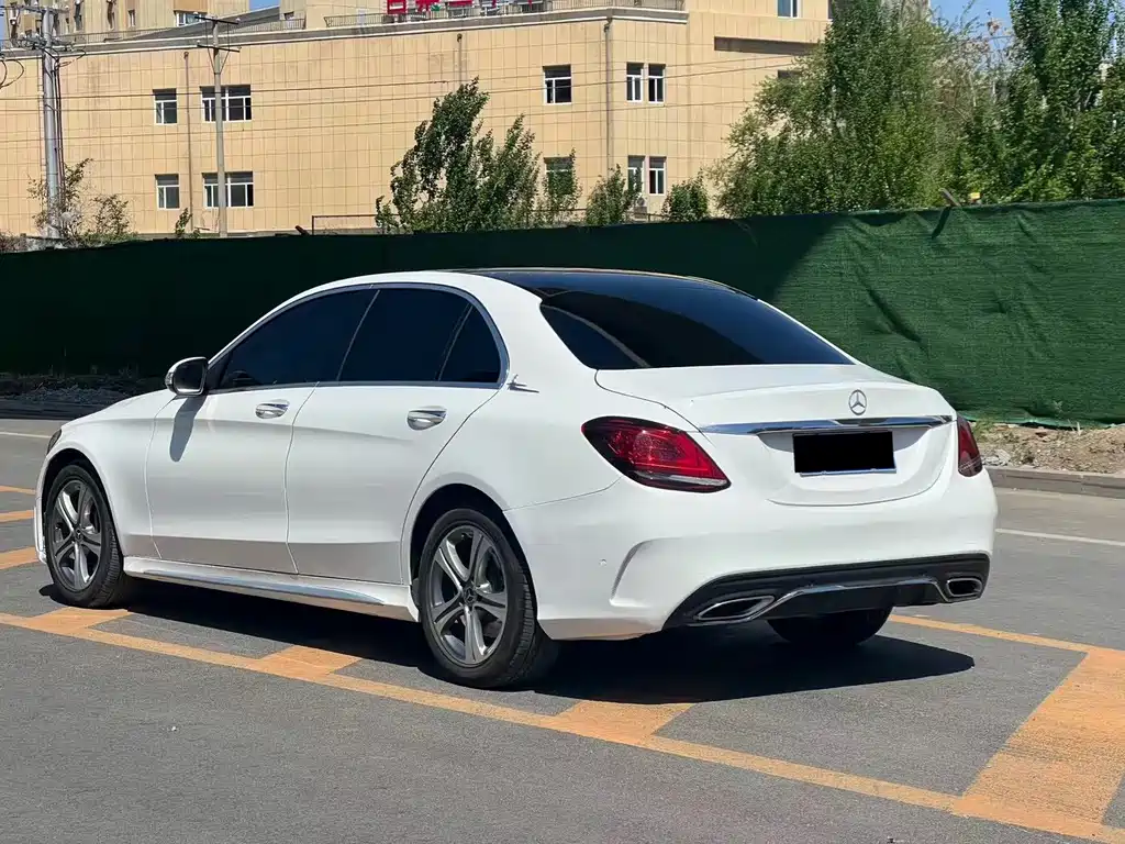 Mercedes-Benz C-Class — миниатюра 7