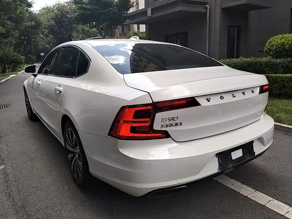 Volvo S90 — миниатюра 5