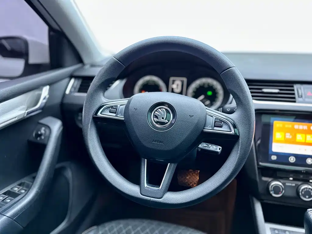 Skoda Octavia — миниатюра 7