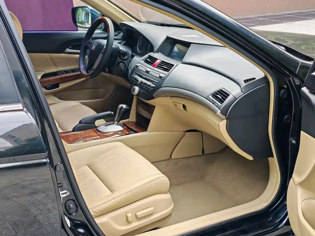 Honda Accord — миниатюра 10