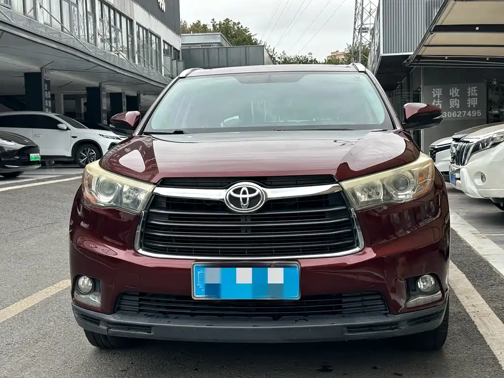 TOYOTA HIGHLANDER