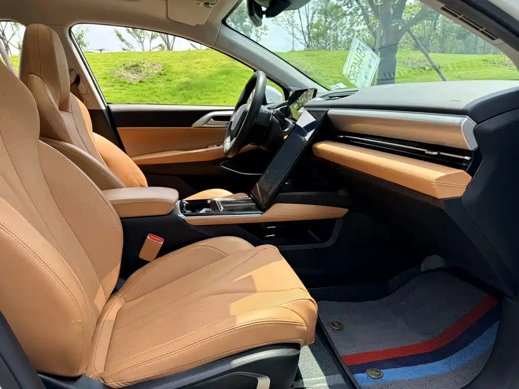 XPeng P5 — миниатюра 16
