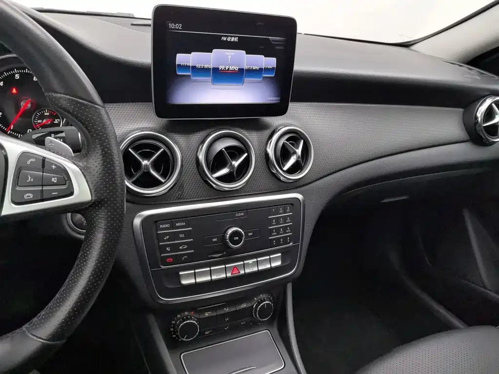 Mercedes-Benz GLA — миниатюра 12