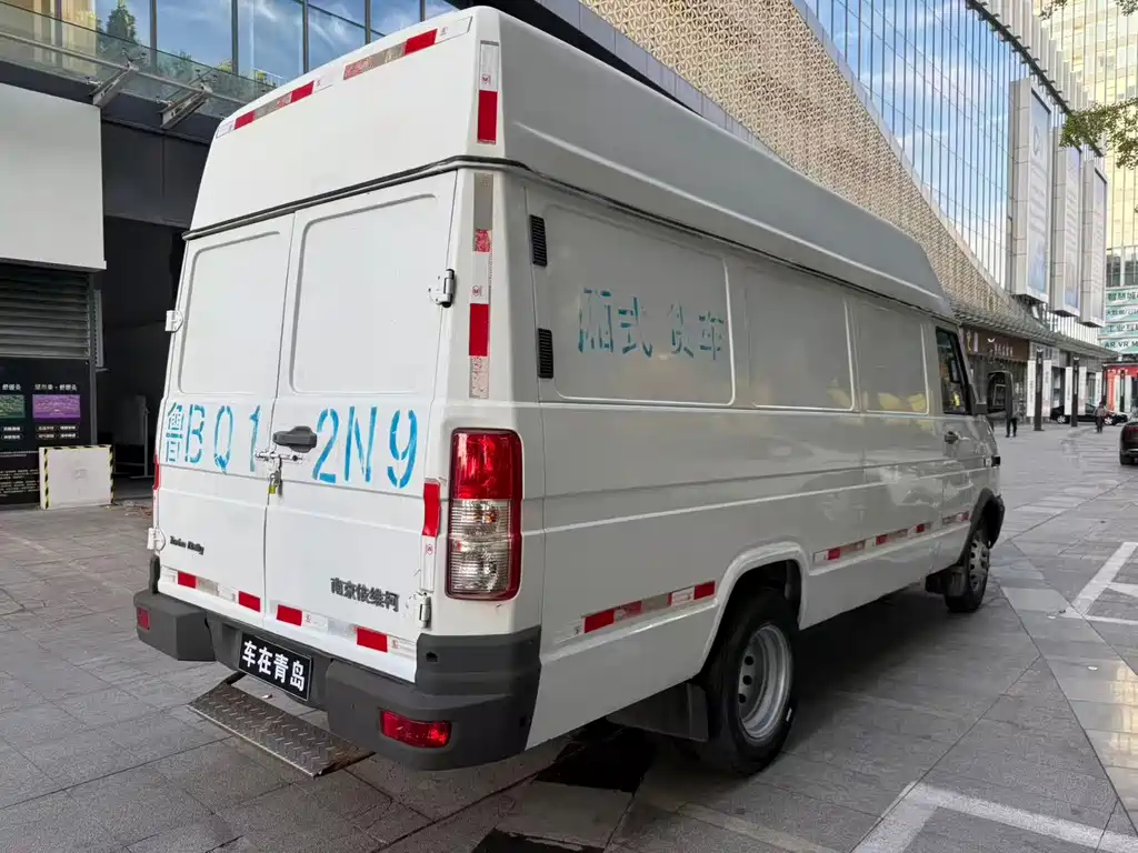 IVECO Daily — миниатюра 11