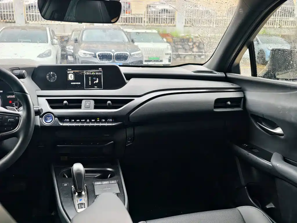Lexus UX New Energy — миниатюра 20