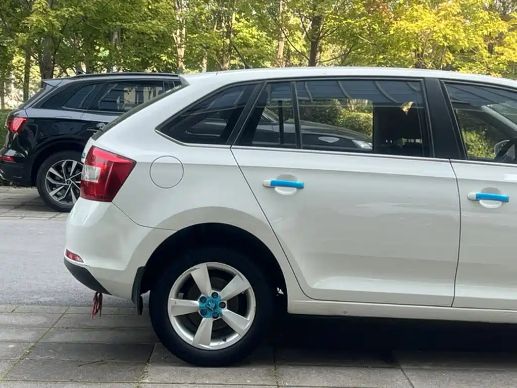 Skoda Rapid Spaceback — миниатюра 25