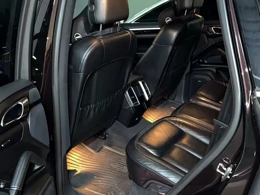 Porsche Cayenne — миниатюра 8