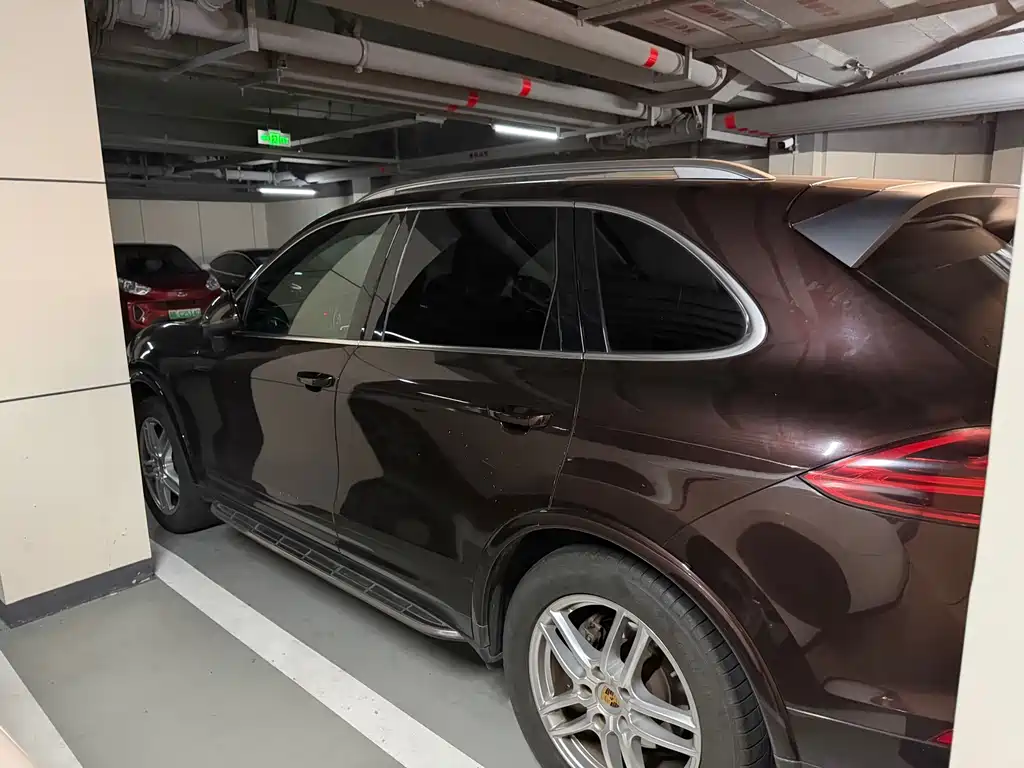 Porsche Cayenne — миниатюра 15