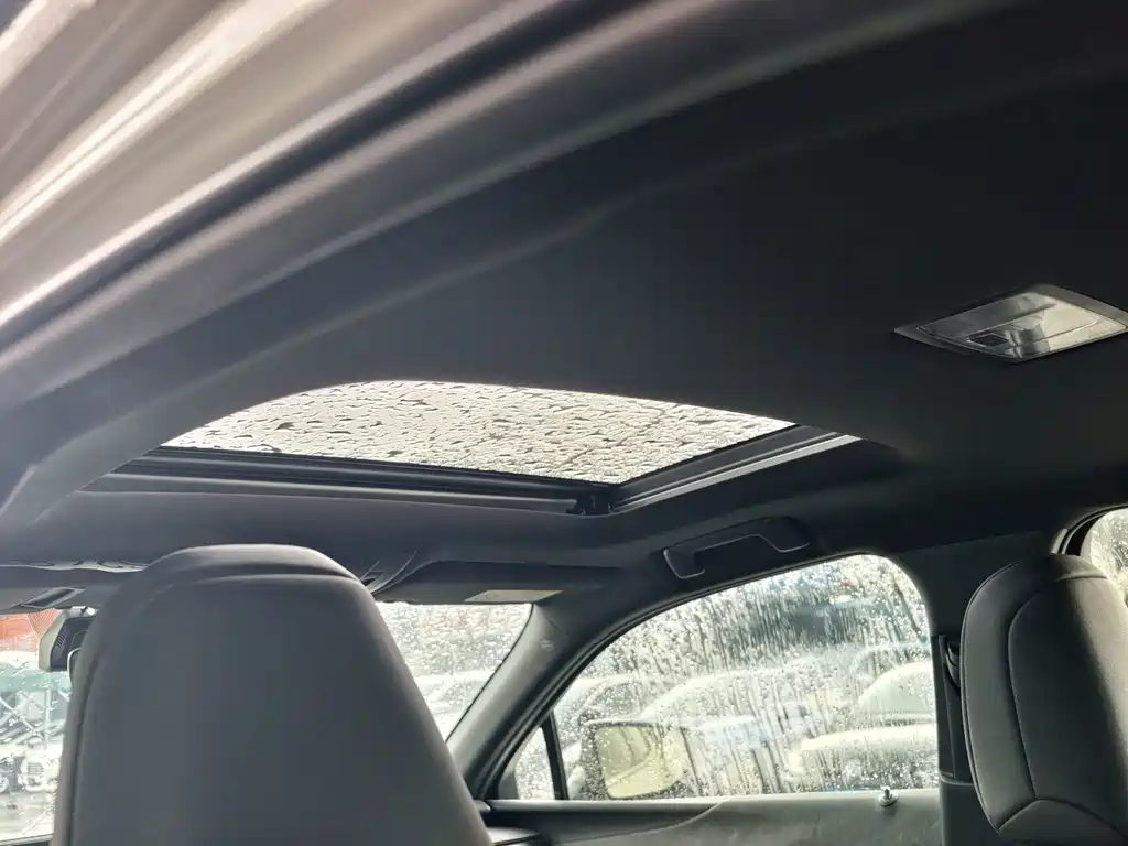Lexus UX New Energy — миниатюра 16