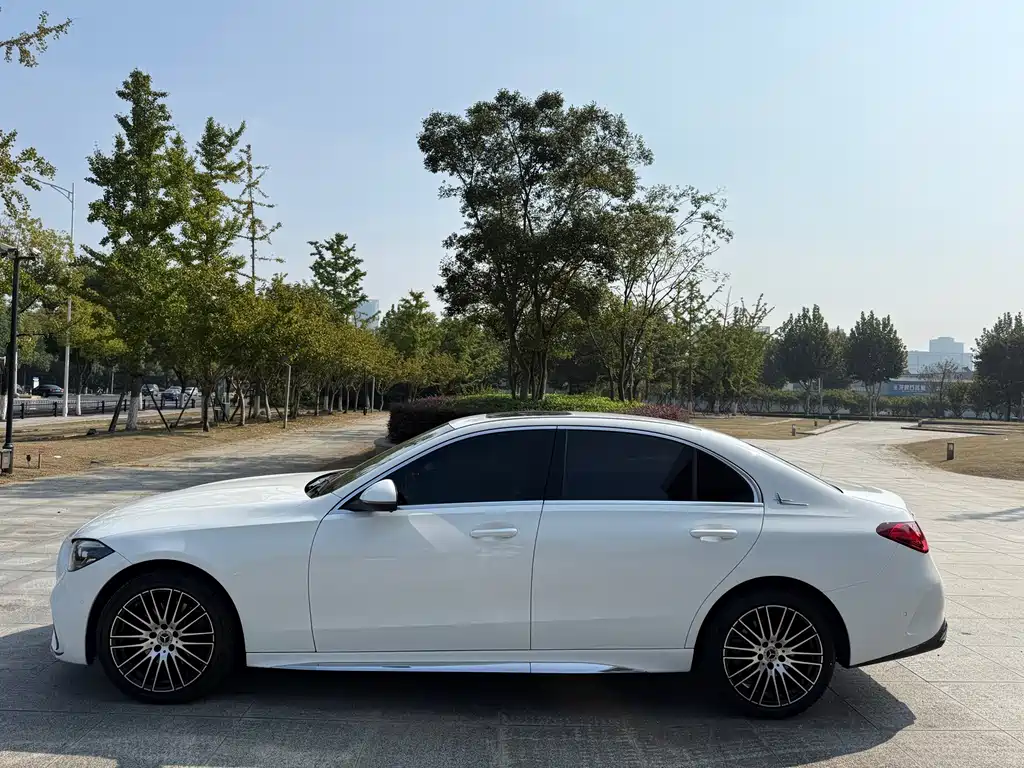 Mercedes-Benz C-Class — миниатюра 4