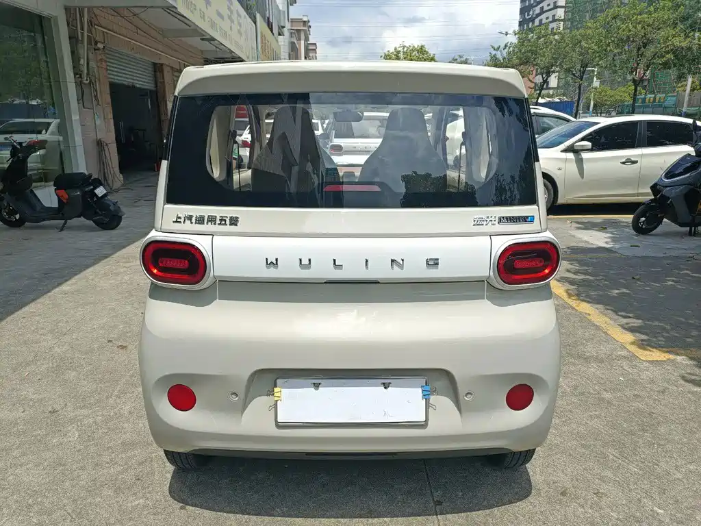 Wuling MINIEV — миниатюра 10