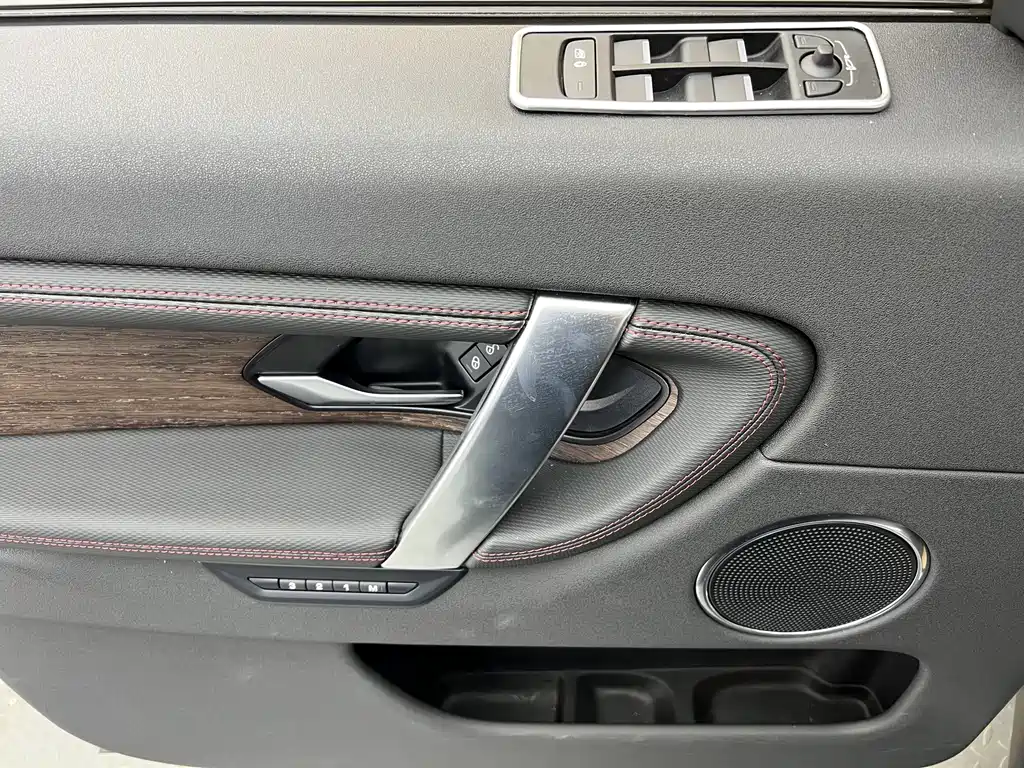 Land Rover Discovery Sport — миниатюра 4