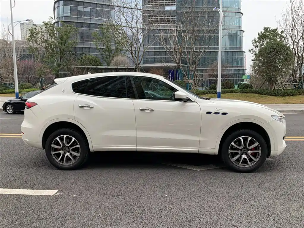 MASERATI LEVANTE