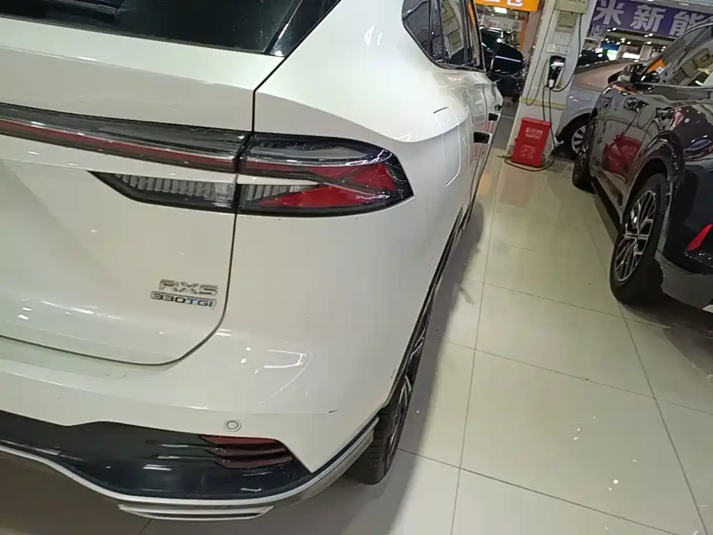 Roewe RX5 — миниатюра 8