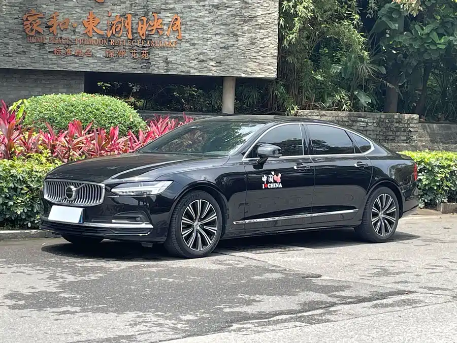 Volvo S90 фото 1
