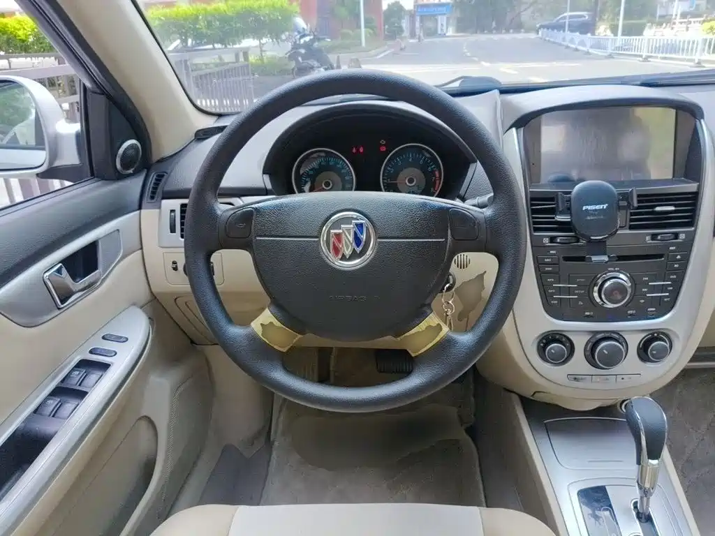 Buick Excelle — миниатюра 11