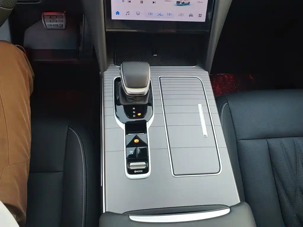 Hongqi Hongqi HS7 PHEV — миниатюра 14