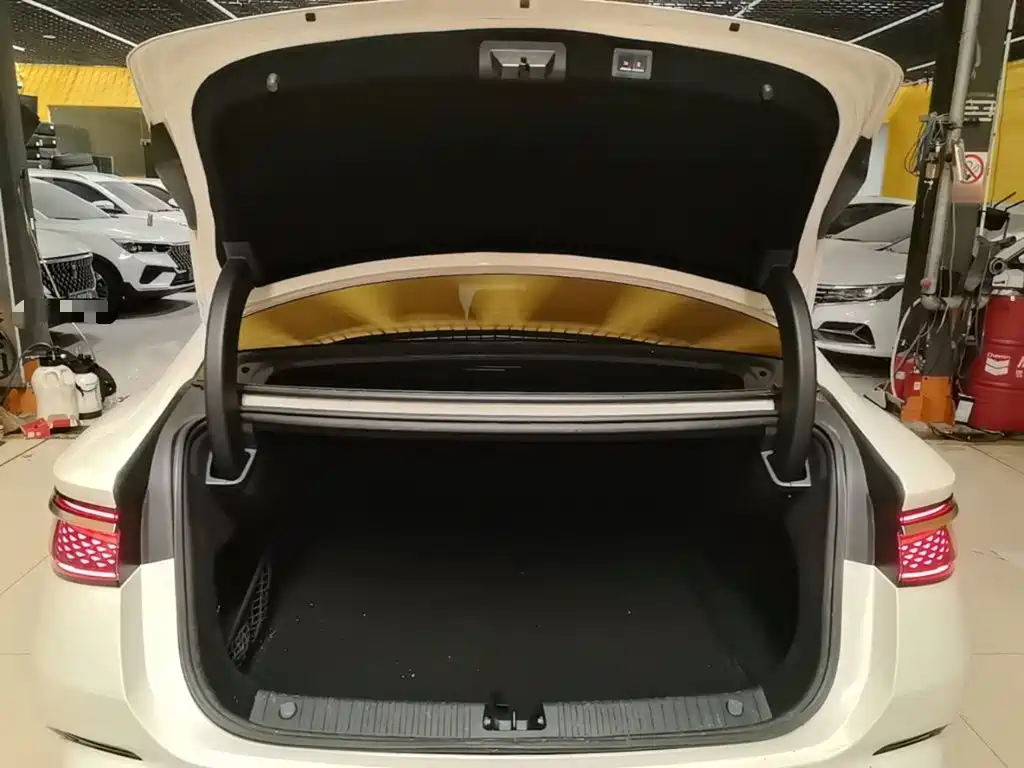 BYD Seal — миниатюра 19