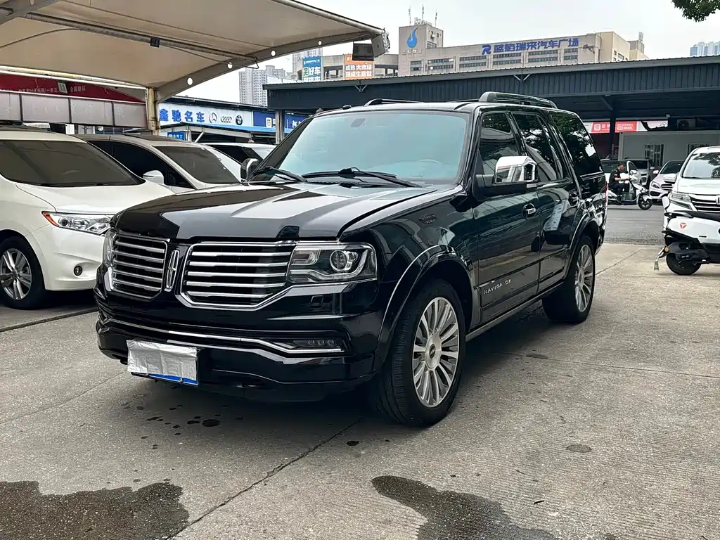 Lincoln Navigator