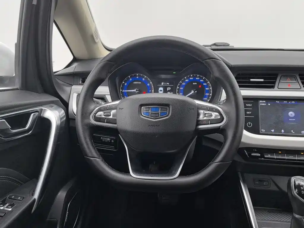 Geely Vision X3 — миниатюра 11