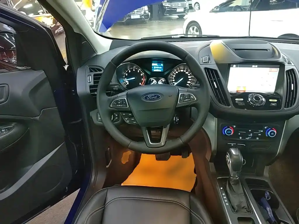 Ford Kuga — миниатюра 11