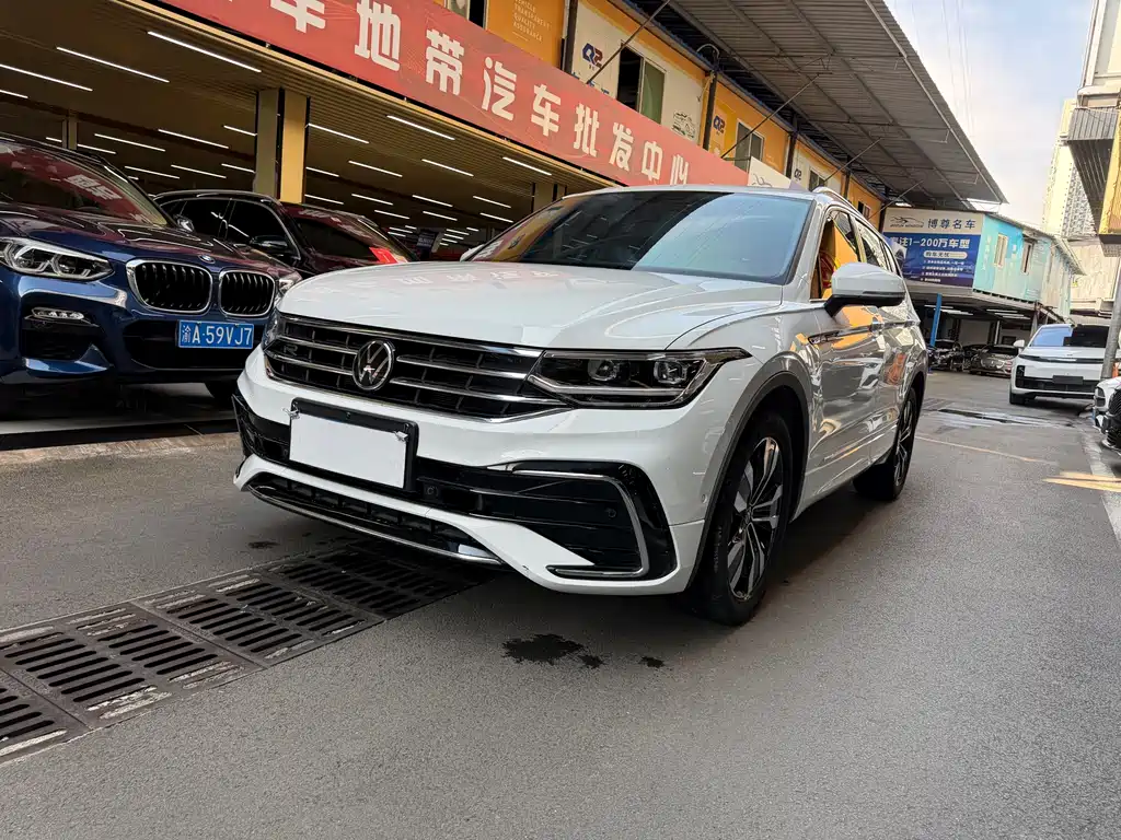 Volkswagen Tiguan L 2024