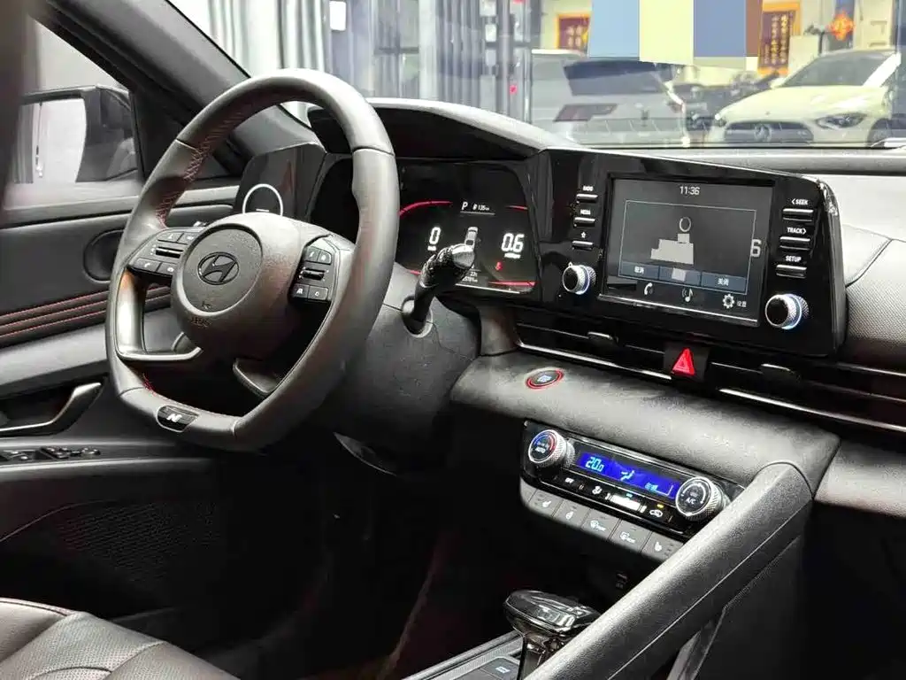 Hyundai Elantra — миниатюра 5
