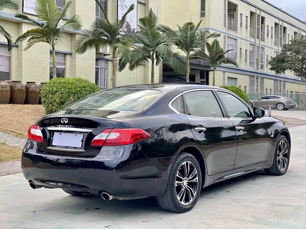 Infiniti M — миниатюра 7