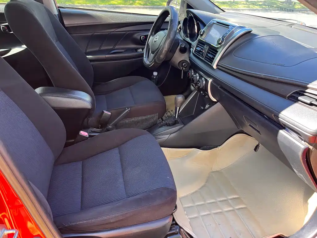 Toyota Yaris L — миниатюра 9